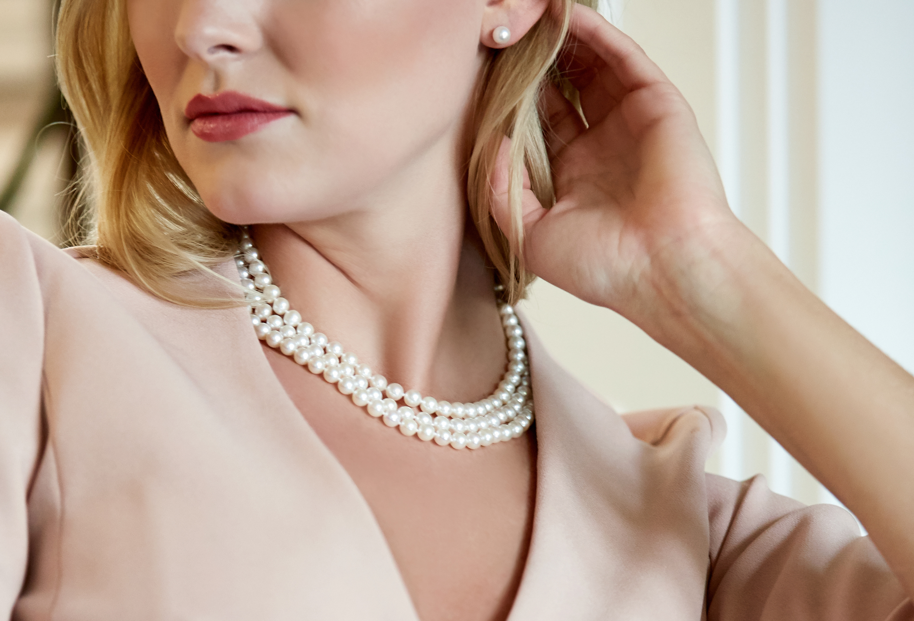 Styles of pearl necklaces